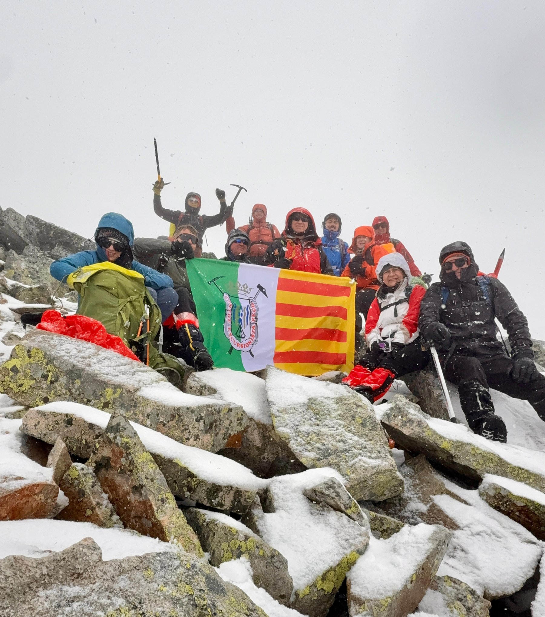 El club a un cim d'alta muntanya